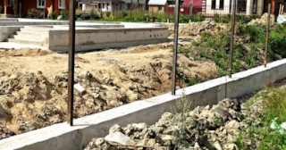 Фундамент под забор заказать в Кузнецке - заливка фундамента для забора | от 1543 за п.м.